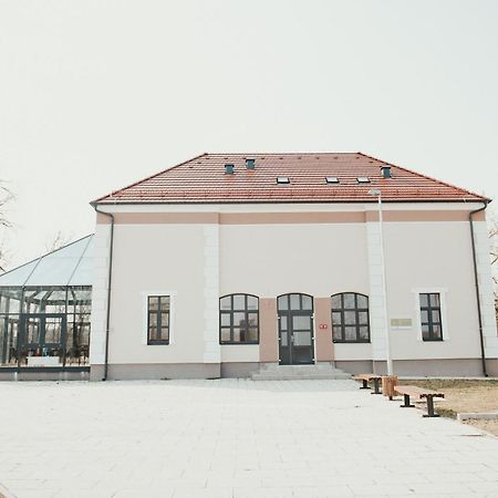Hotel Kurija Jankovic Lukac Exterior foto